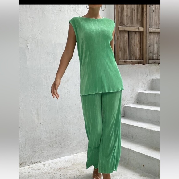 Shein Pleated Set! - Picture 5 of 7